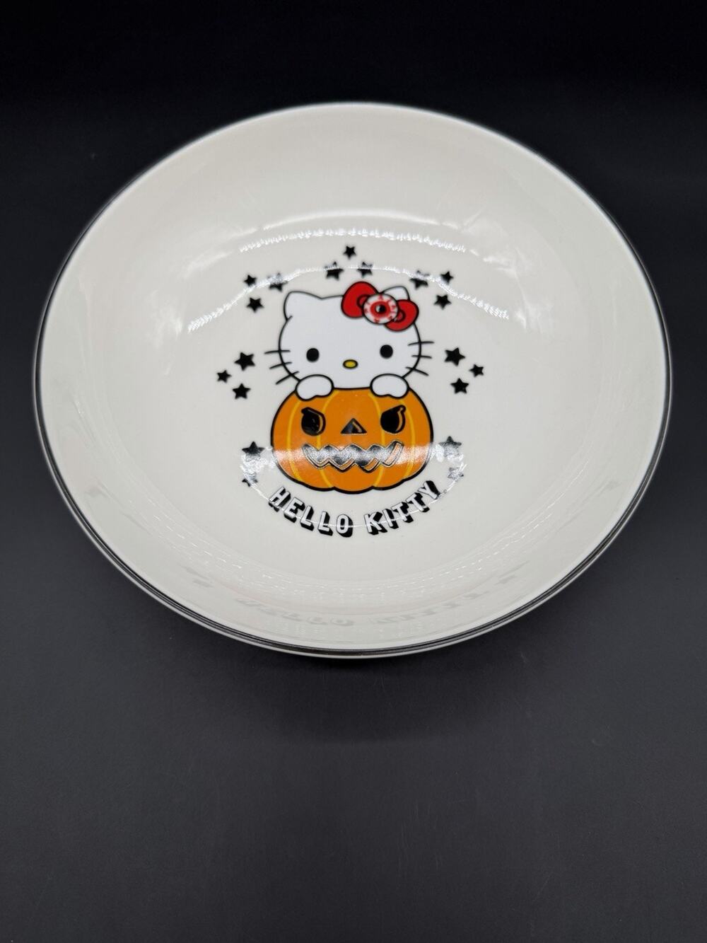 Sanrio Hello Kitty Halloween Pumpkin Boo 9-Inch Ceramic Coupe Dinner/Candy Bowl